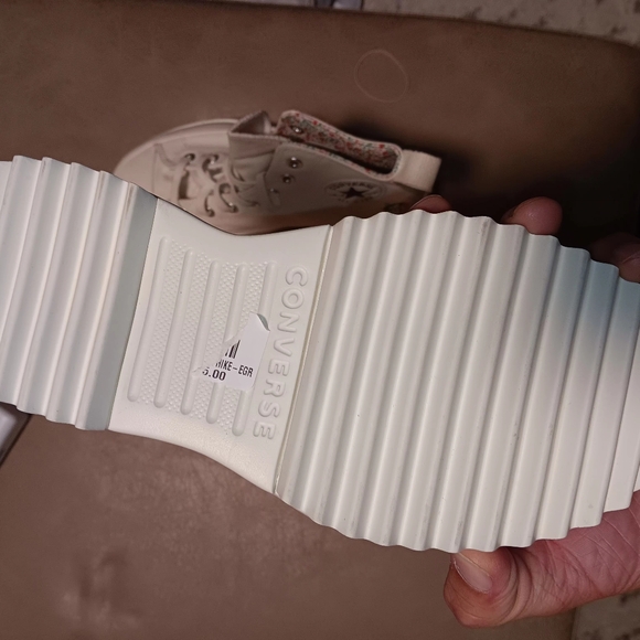 Converse White Run Star Hike Embroidered Women's Sneakers Shoes Platform A03560C - Picture 2 of 14